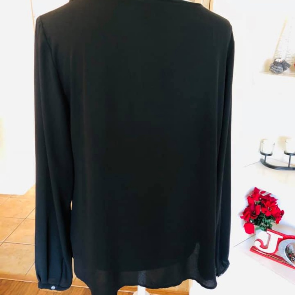 Ann Taylor Loft ruffle blouse M - Picture 3 of 4